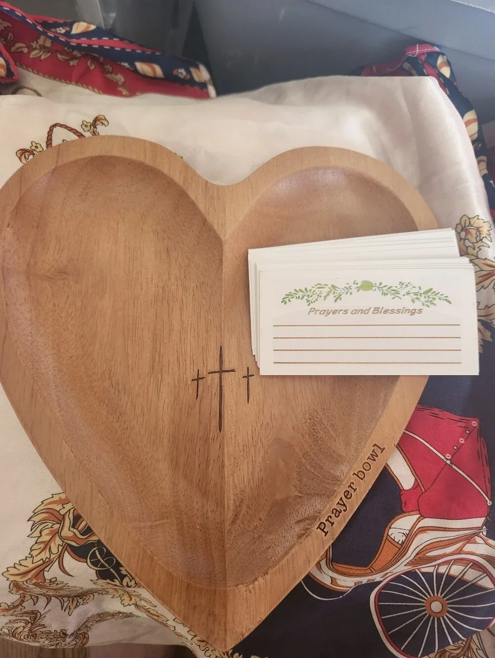 PRAYER BOWL Wooden Heart Shape Beautiful Detail Cards Brand New